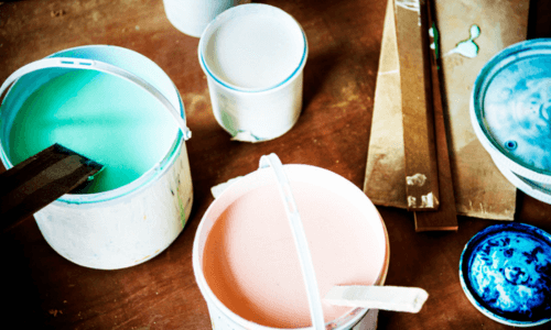 Pots de peinture pour poutre en bois